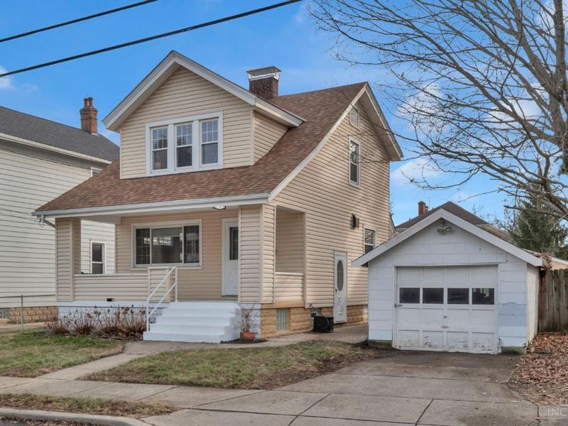 241 Oakmont, Cincinnati, OH 45216 Photo 2