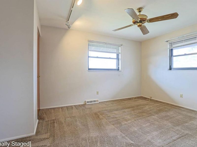 9388 Wilcox Drive, Cincinnati, OH 45251 Photo 12