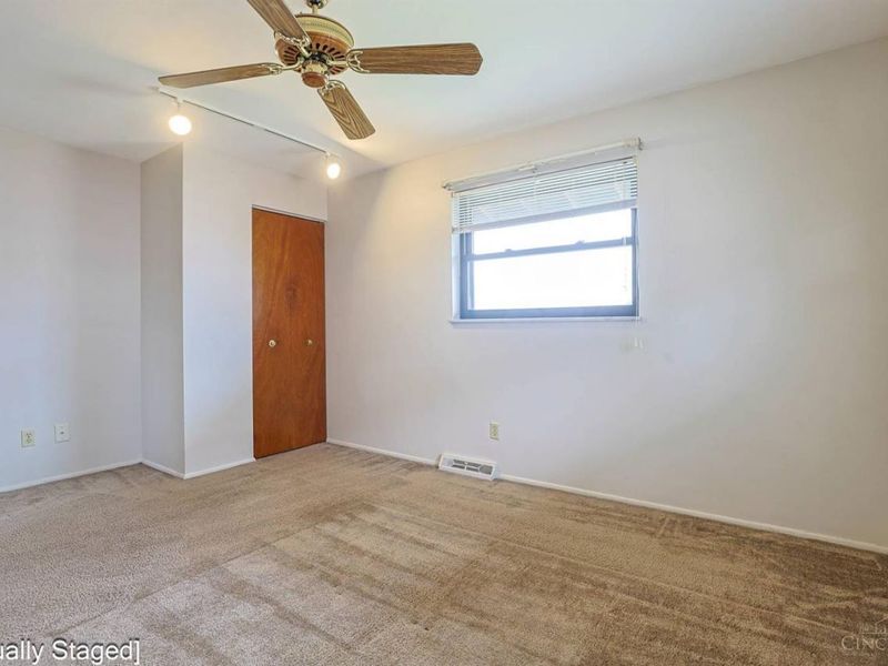 9388 Wilcox Drive, Cincinnati, OH 45251 Photo 14