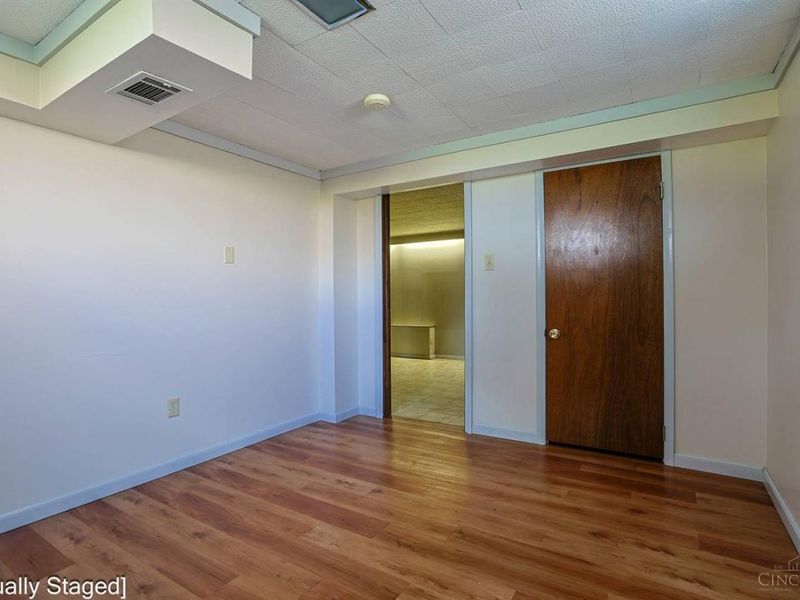 9388 Wilcox Drive, Cincinnati, OH 45251 Photo 18