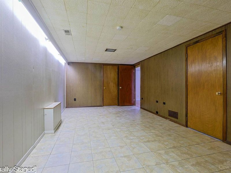 9388 Wilcox Drive, Cincinnati, OH 45251 Photo 19