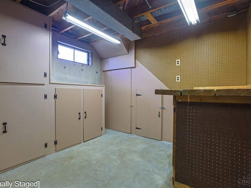 9388 Wilcox Drive, Cincinnati, OH 45251 Photo 21