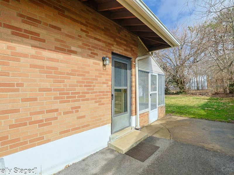 9388 Wilcox Drive, Cincinnati, OH 45251 Photo 30