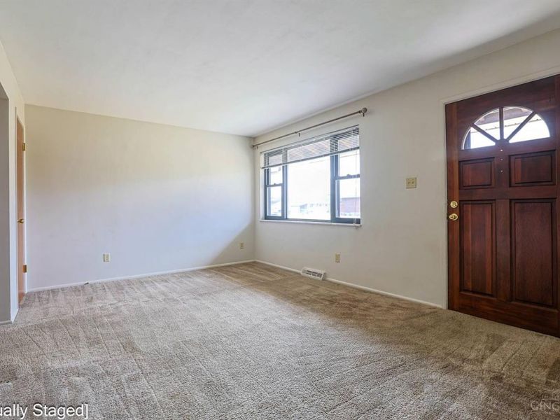 9388 Wilcox Drive, Cincinnati, OH 45251 Photo 5