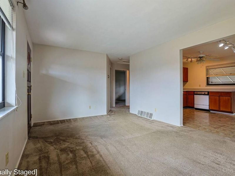 9388 Wilcox Drive, Cincinnati, OH 45251 Photo 7