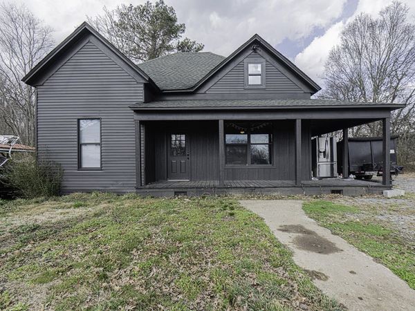 202 1st Street, Etowah, TN 37331