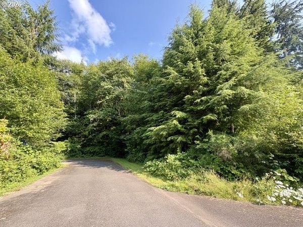 1 Cedar ST, Wheeler, OR 97147