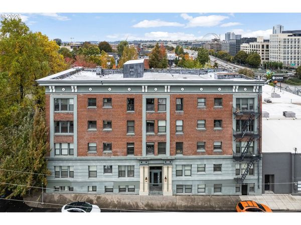 1631 NW EVERETT ST, Unit 208, Portland, OR 97209