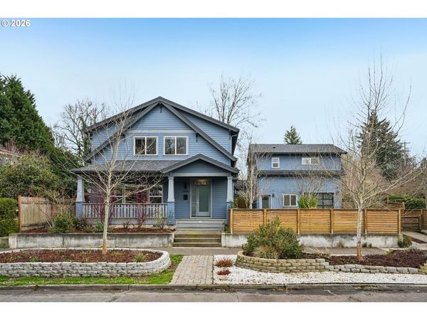 2046 SE 51ST AVE, Portland, OR 97215