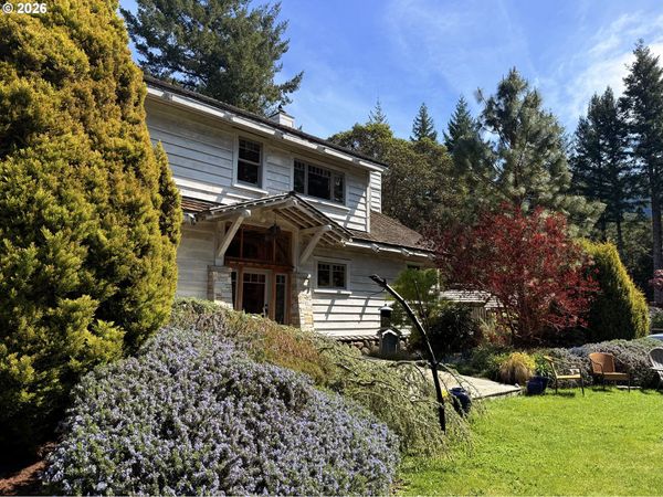 97137 N BANK ROGUE RIVER RD, Gold Beach, OR 97444