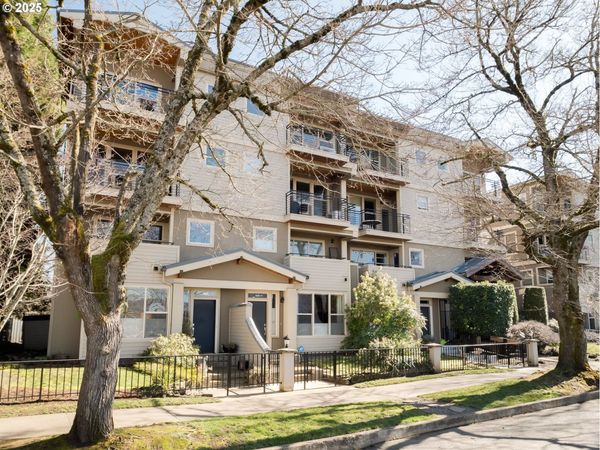 3129 N WILLAMETTE BLVD, Unit 207, Portland, OR 97217