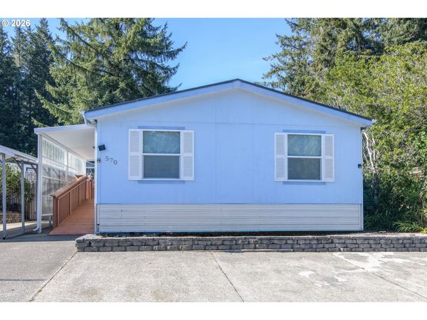 570 SHOREPINES PL, Coos Bay, OR 97420