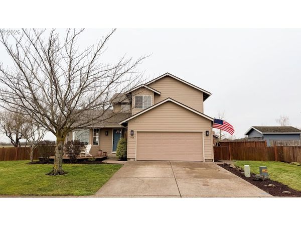 958 SMITH ST, Harrisburg, OR 97446