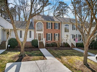 119 Heatherwood Drive, Apex, NC 27502
