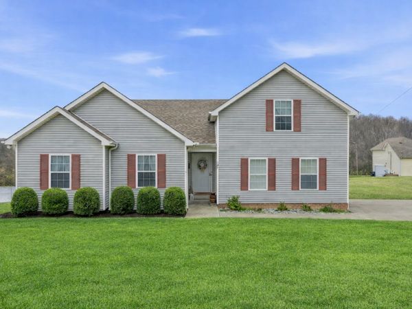 101 Jessikas Pl, Dickson, TN 37055
