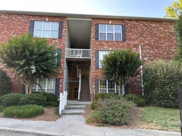 5236 HILLTOP Road , Jamestown, NC 27282