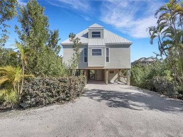 4452 Gulf Pines DR , SANIBEL, FL 33957