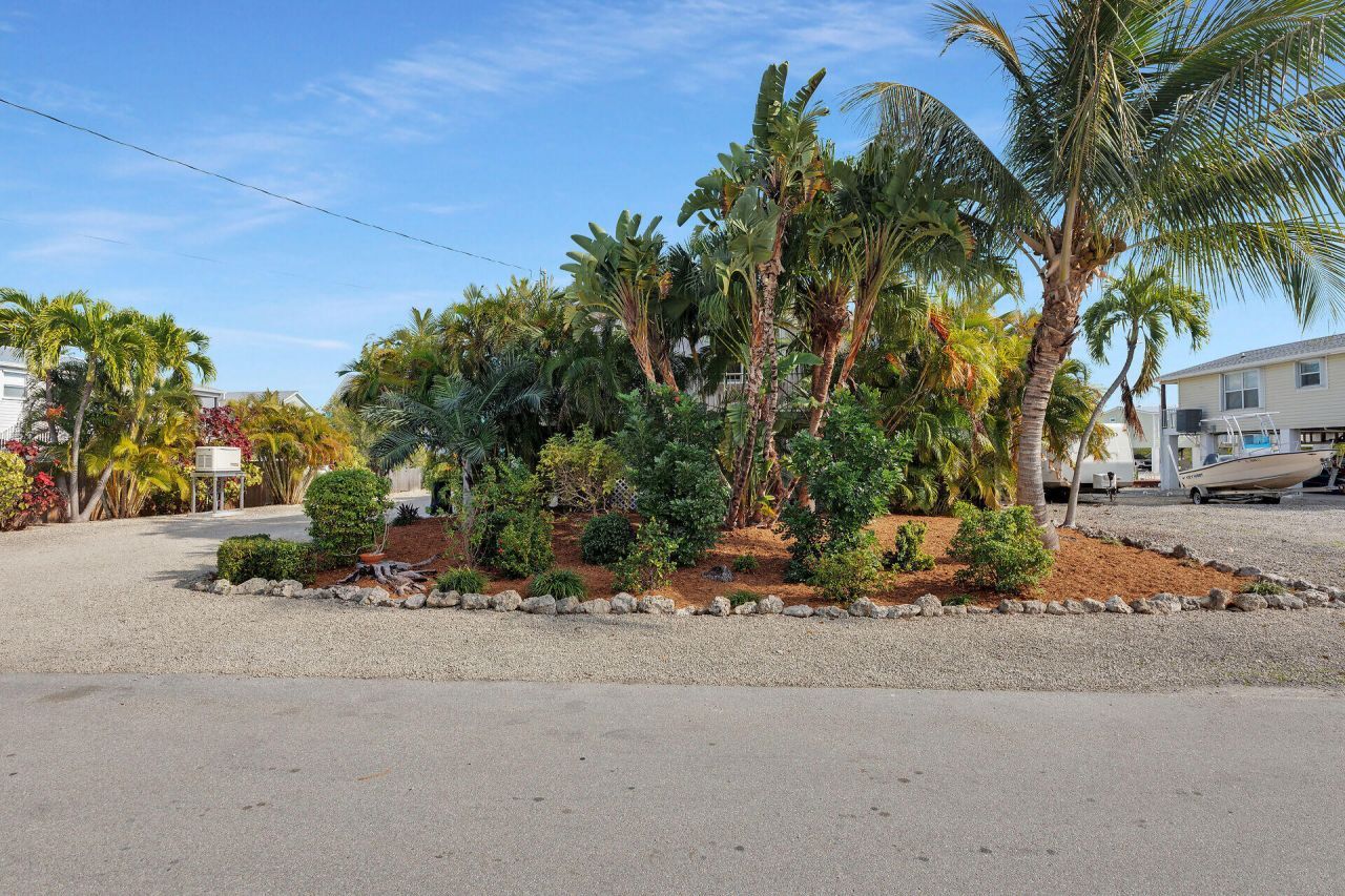 17326 Jamaica Lane, Sugarloaf, FL 33042 Photo