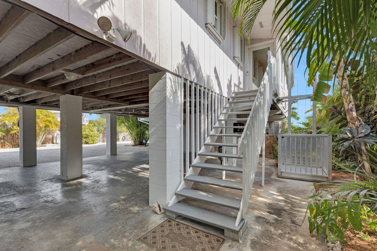 17326 Jamaica Lane, Sugarloaf, FL 33042 Photo