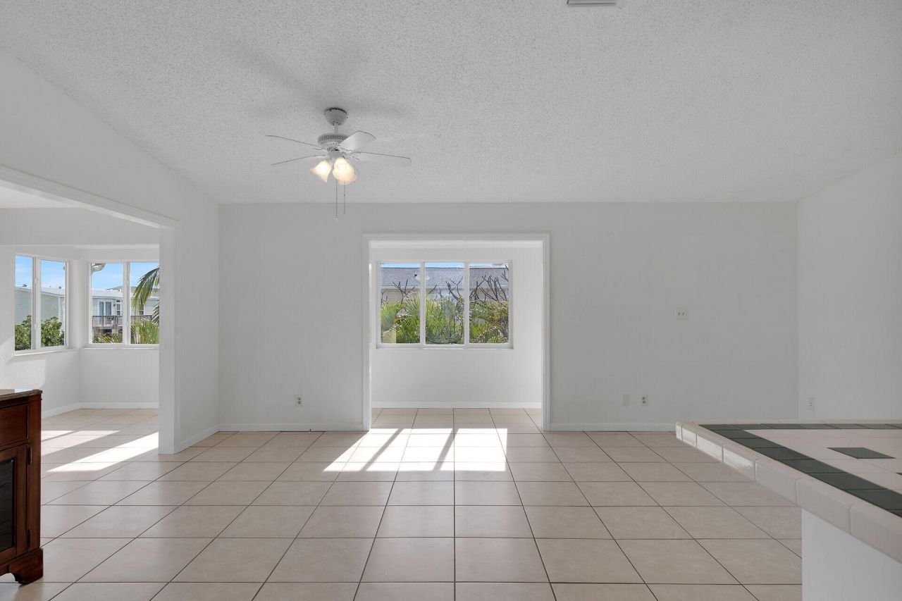 17326 Jamaica Lane, Sugarloaf, FL 33042 Photo