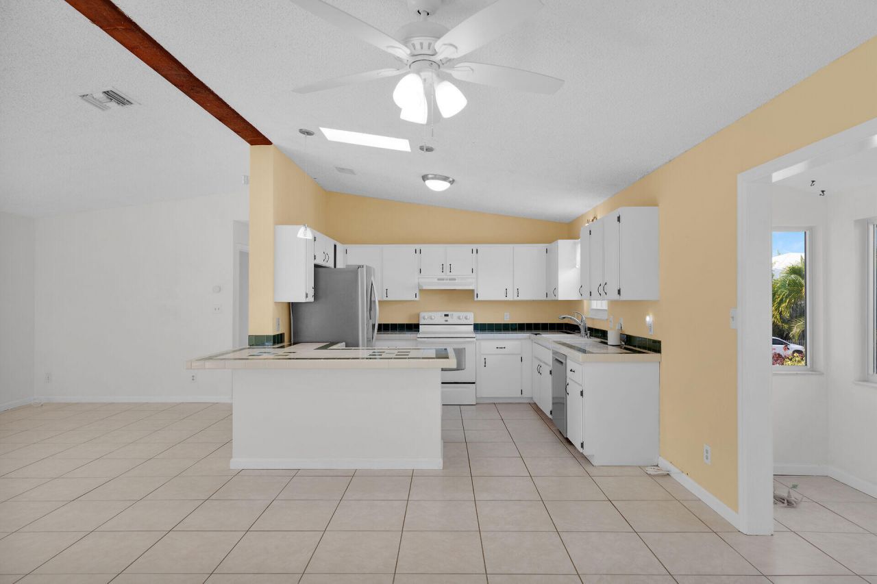 17326 Jamaica Lane, Sugarloaf, FL 33042 Photo