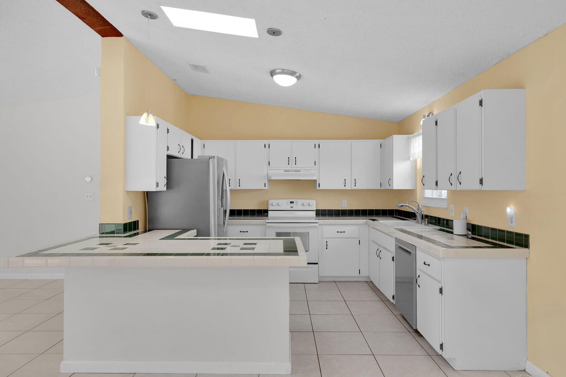 17326 Jamaica Lane, Sugarloaf, FL 33042 Photo