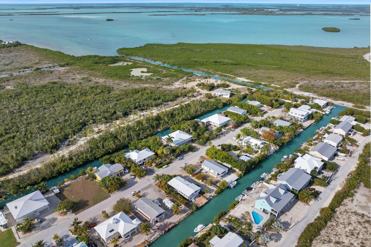 17326 Jamaica Lane, Sugarloaf, FL 33042 Photo