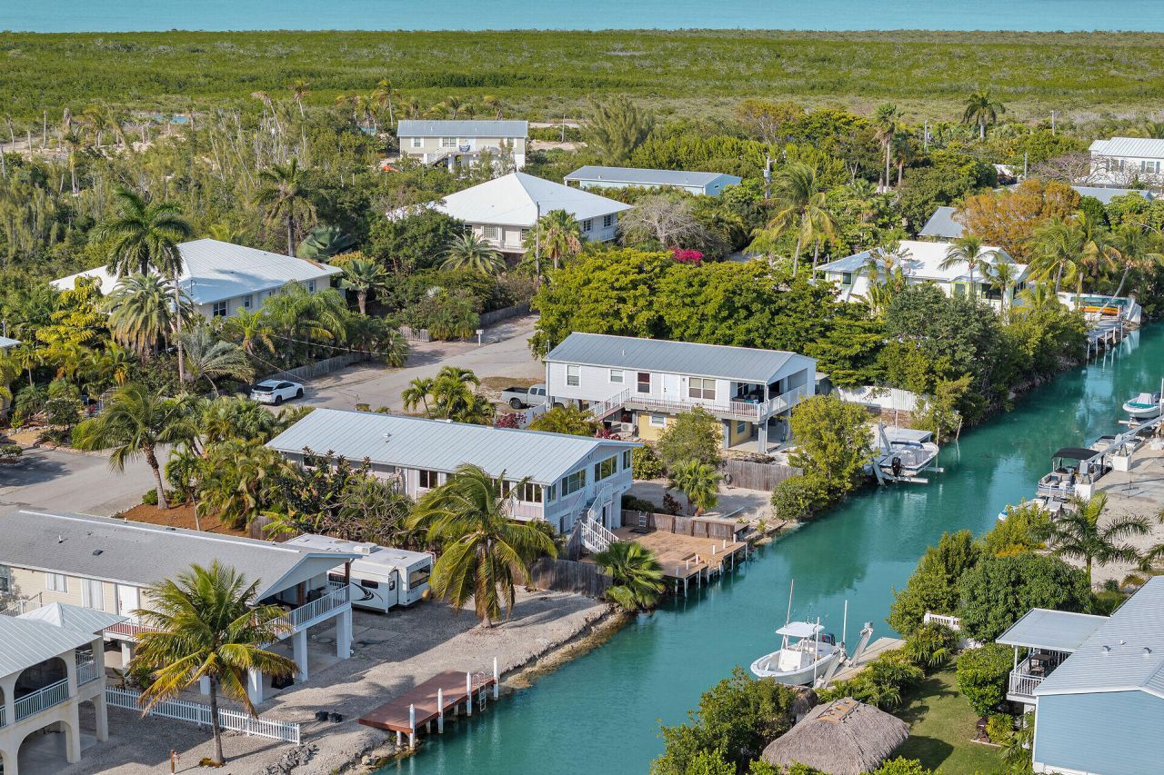 17326 Jamaica Lane, Sugarloaf, FL 33042 Photo