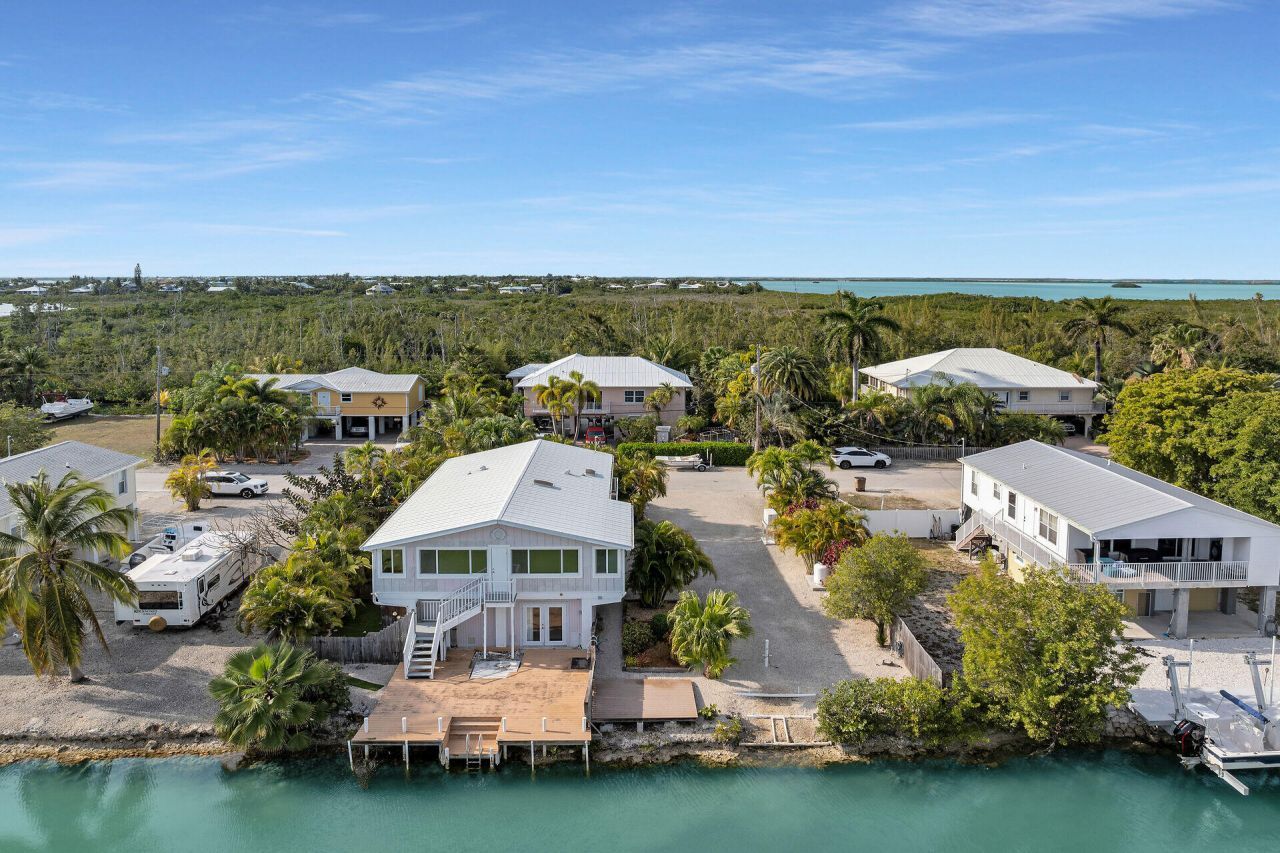 17326 Jamaica Lane, Sugarloaf, FL 33042 Photo