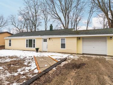 2750 Jackson Boulevard, Highland Twp, MI 48356