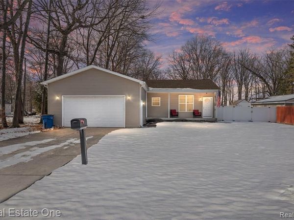 27811 Gilbert Drive, Warren, MI 48093