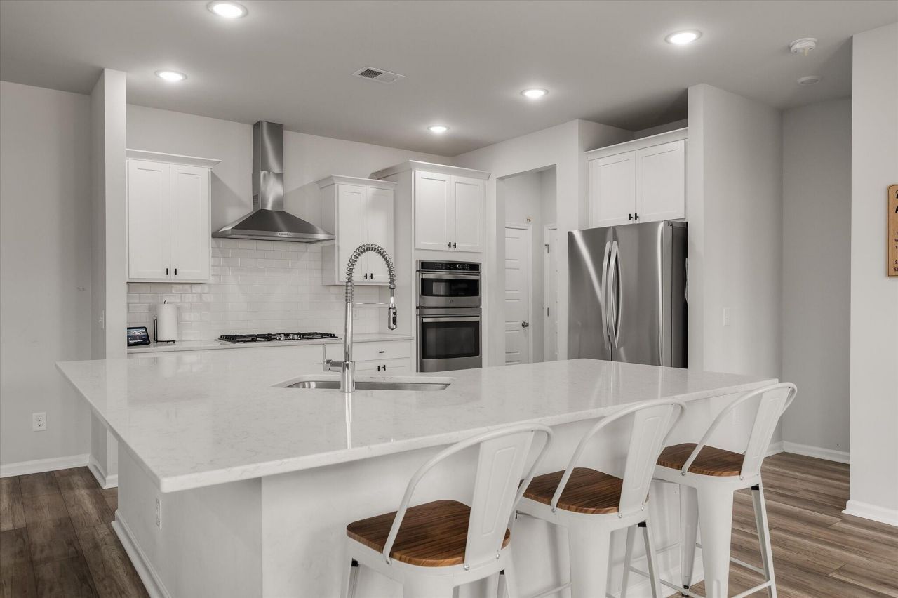 87 Red Bluff Street Photo 14