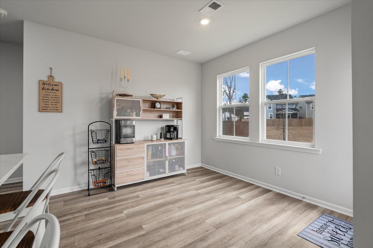 87 Red Bluff Street Photo 15