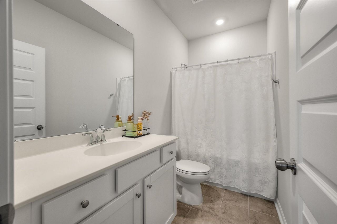 87 Red Bluff Street Photo 18