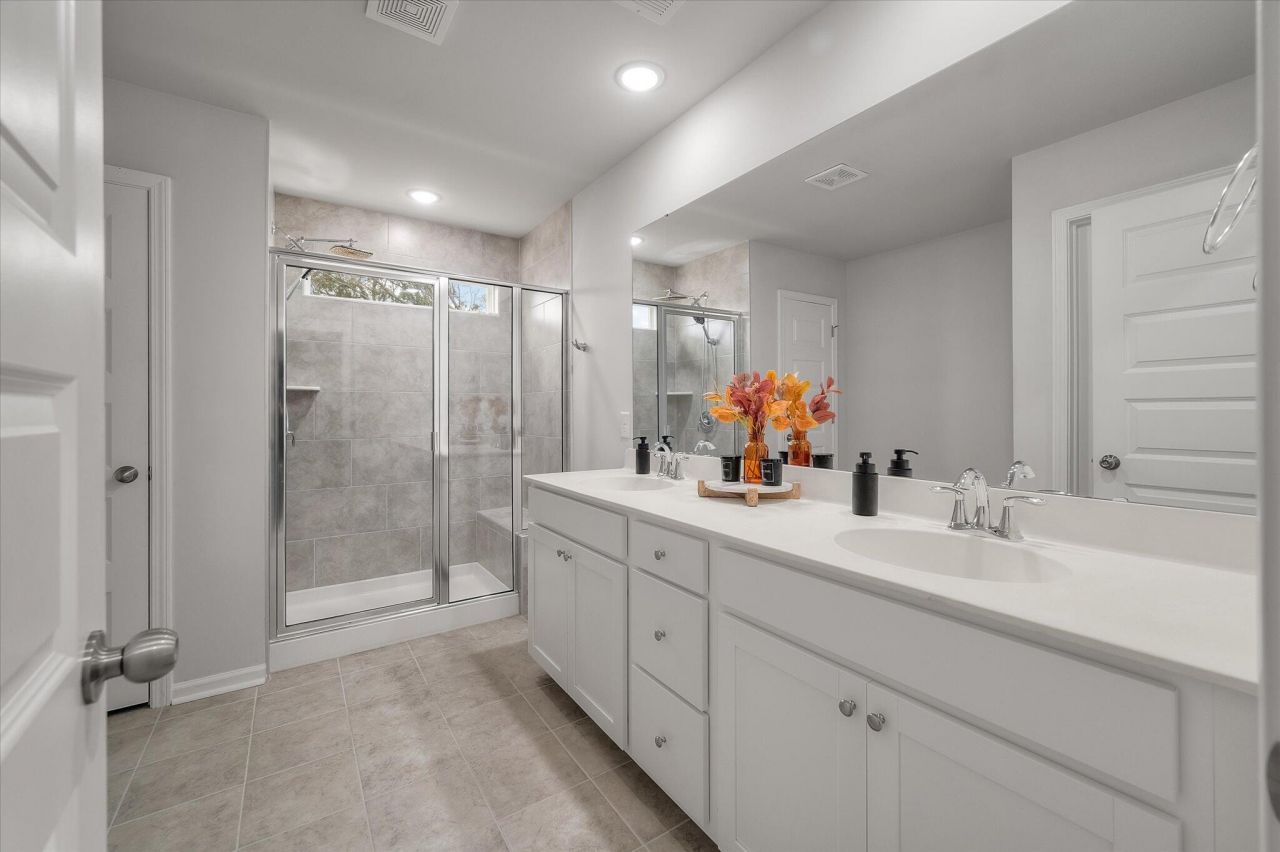 87 Red Bluff Street Photo 21