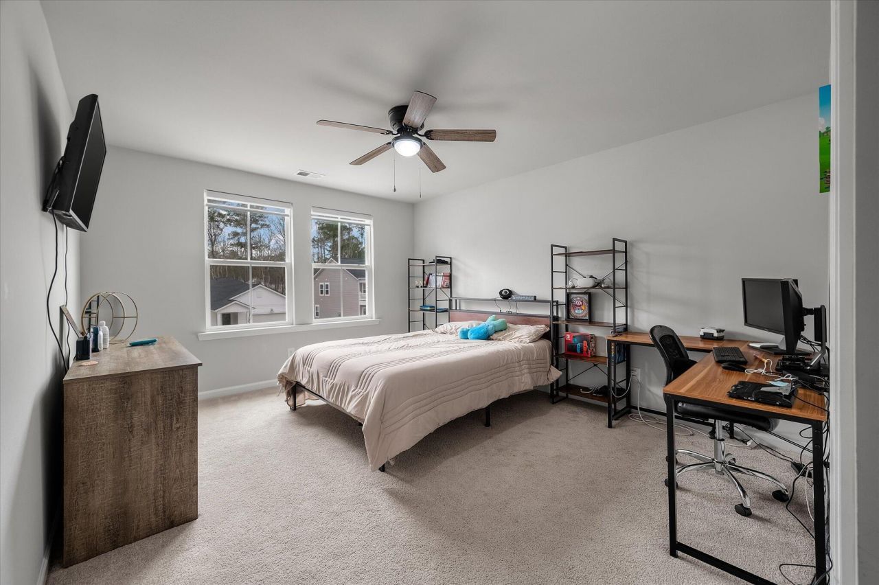 87 Red Bluff Street Photo 23