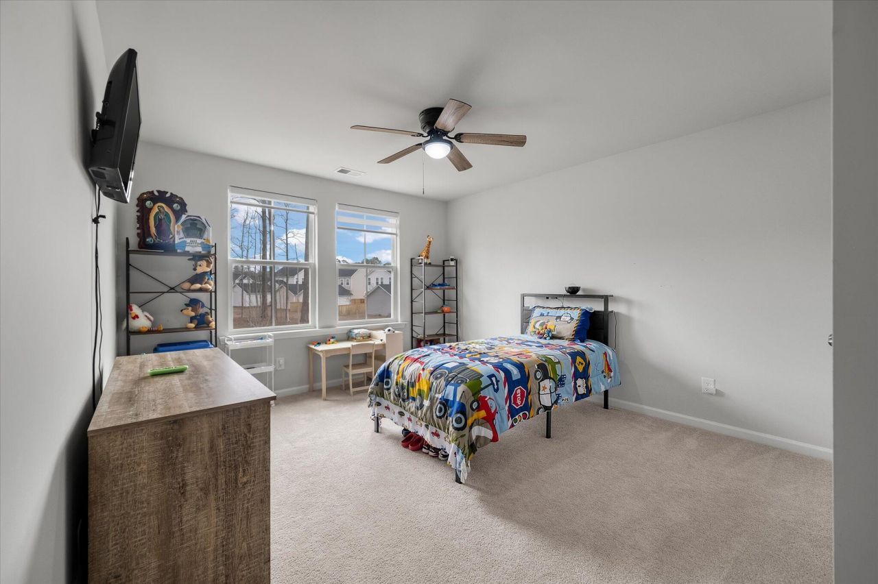 87 Red Bluff Street Photo 24