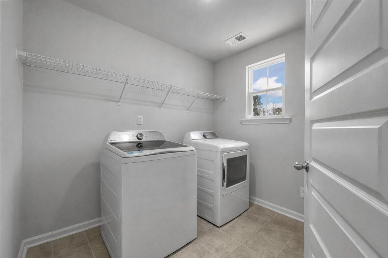 87 Red Bluff Street Photo 27