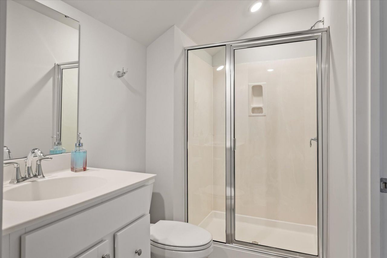 87 Red Bluff Street Photo 31