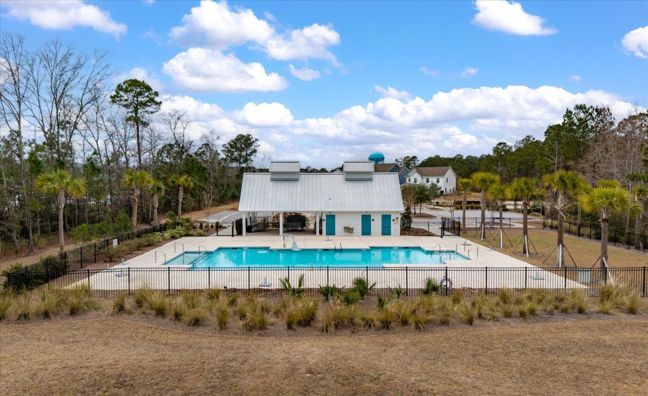 87 Red Bluff Street Photo 38