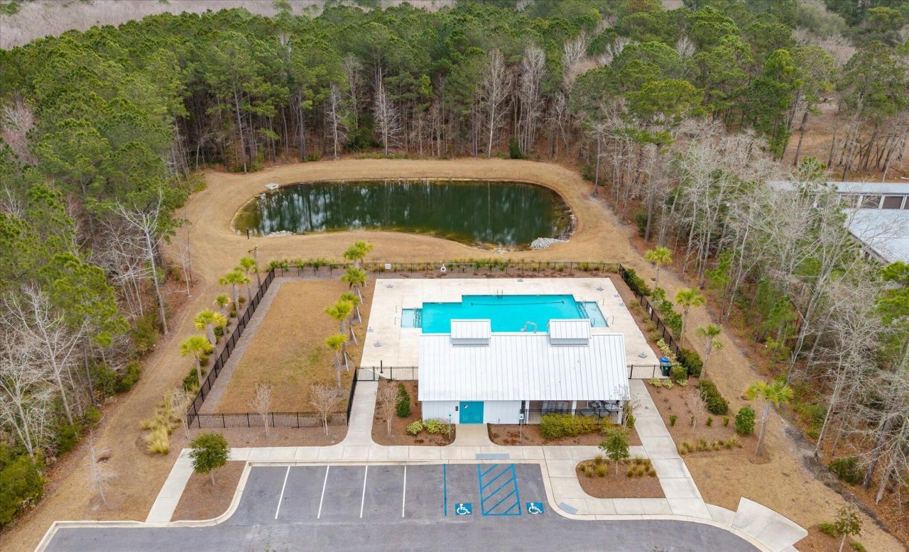 87 Red Bluff Street Photo 40