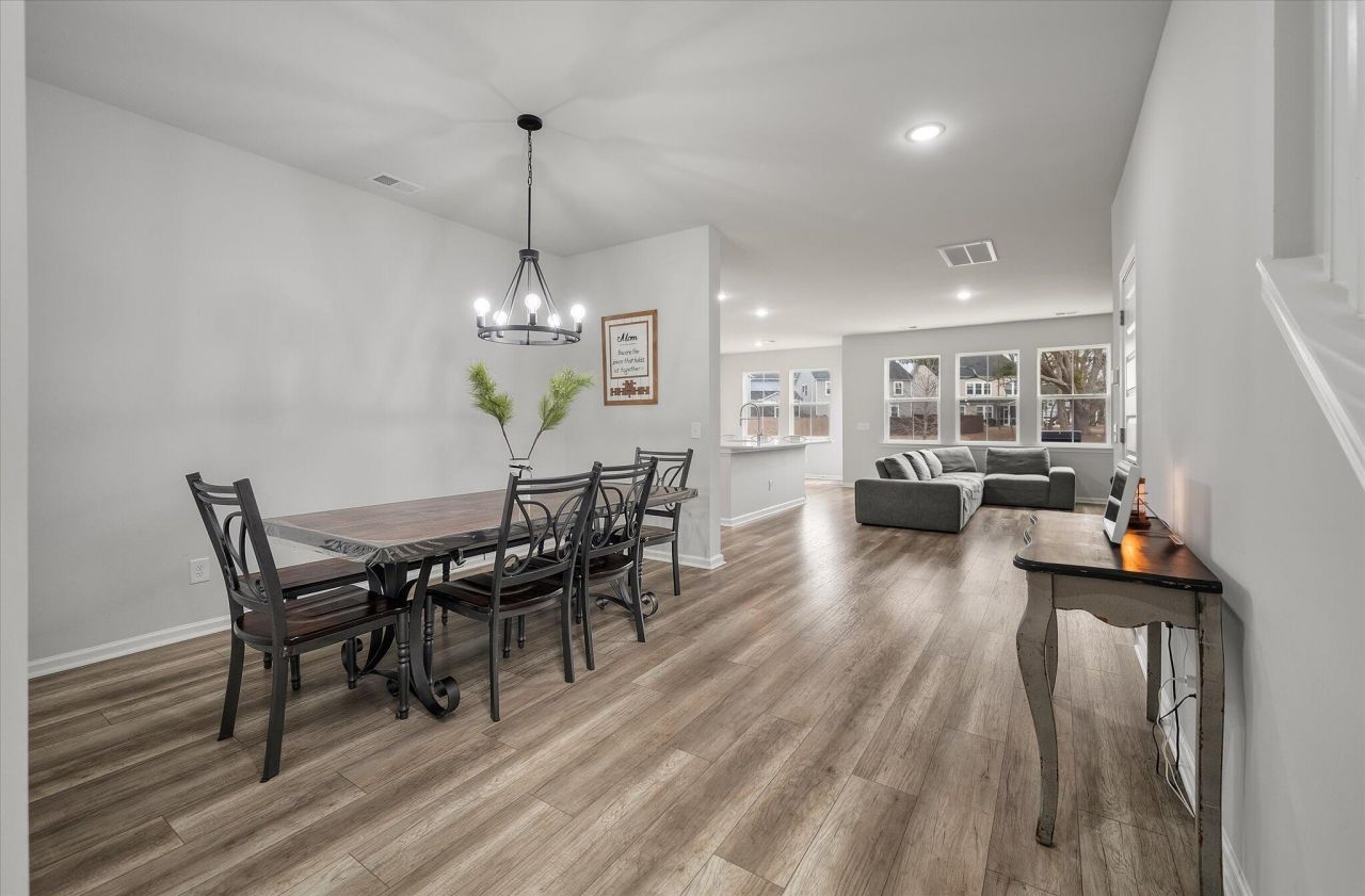 87 Red Bluff Street Photo 5