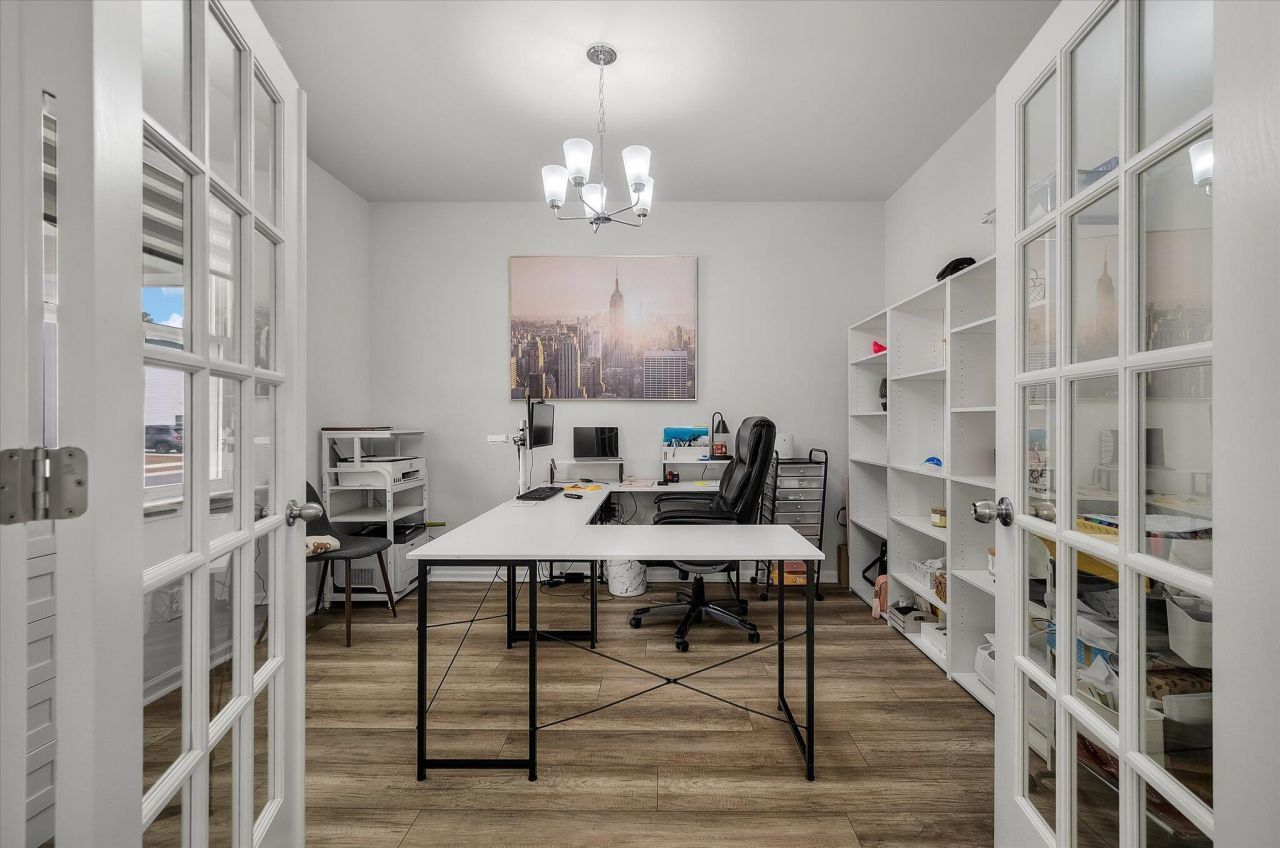 87 Red Bluff Street Photo 7