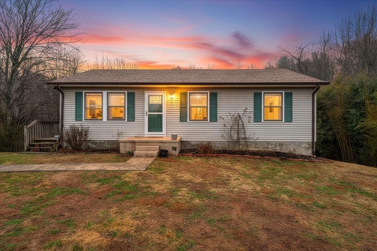 291 Falcon Ridge Rd, Rocky Mount, VA 24151 Main Photo