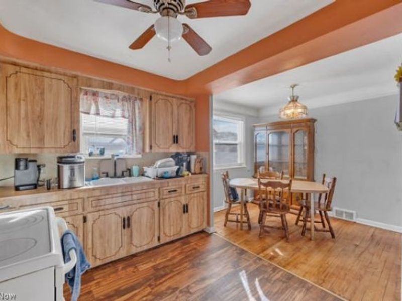 8011 Bertha Avenue, Parma, OH 44129 Photo 10