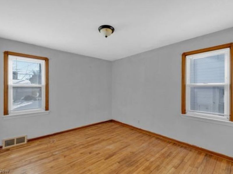 8011 Bertha Avenue, Parma, OH 44129 Photo 12