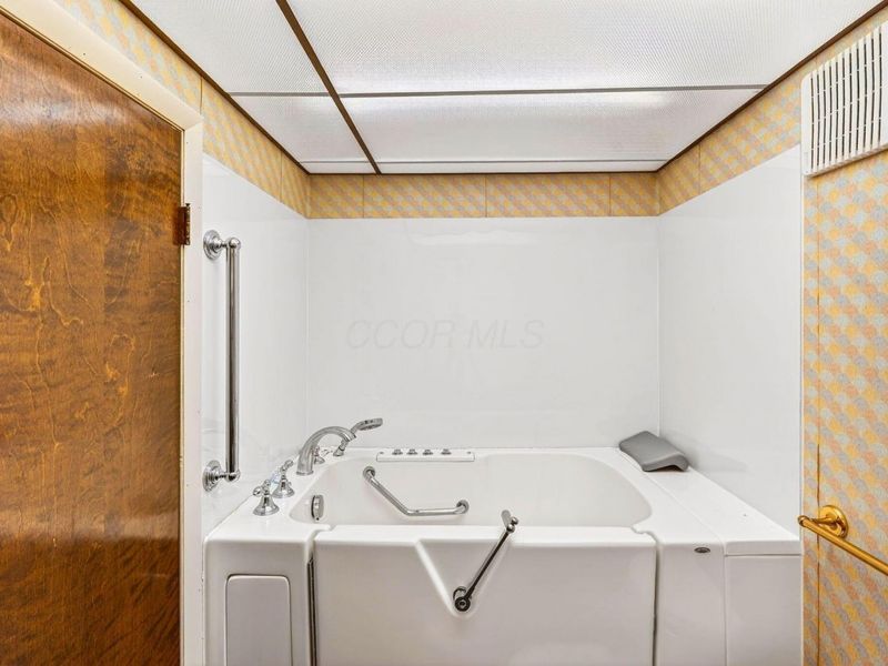 4260 Darbyshire Court, Hilliard, OH 43026 Photo 38