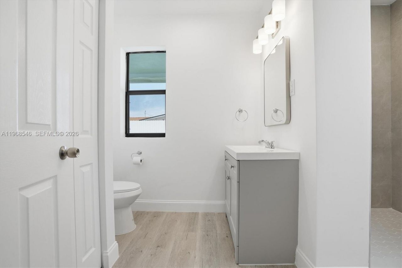 4237 SW 7th St , Miami, FL 33134 Photo