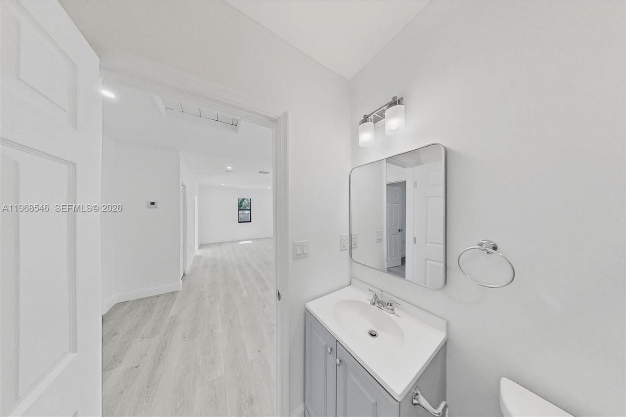 4237 SW 7th St , Miami, FL 33134 Photo