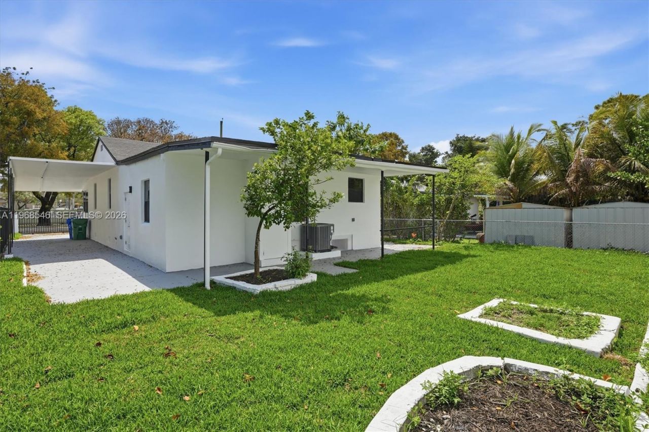 4237 SW 7th St , Miami, FL 33134 Photo